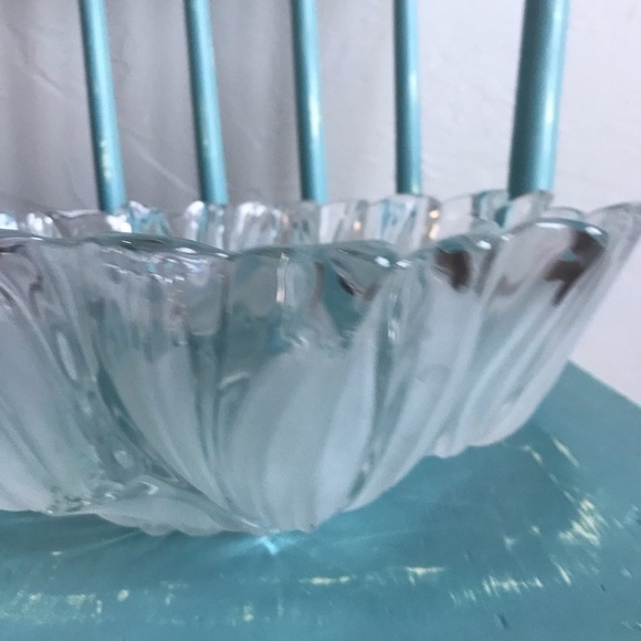 Mikasa TULIPS‎ SATIN 12" Frosted Crystal Hostess Bowl - Picture 3 of 13